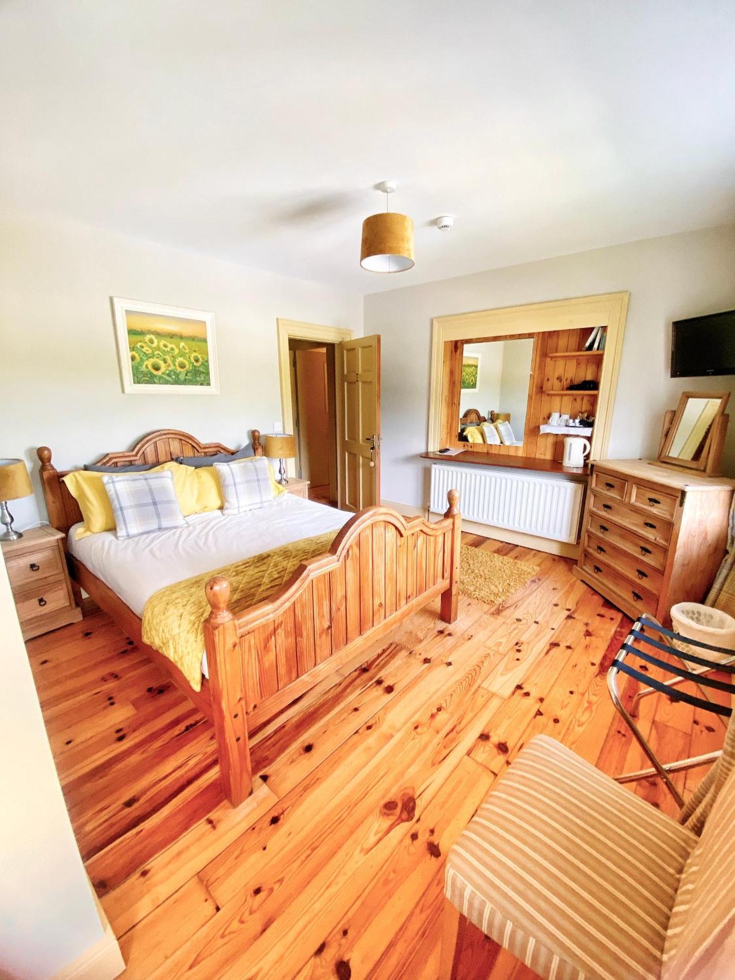 Dulrush Lodge Guest House, Restaurant And Self-Catering Белийк Екстериор снимка