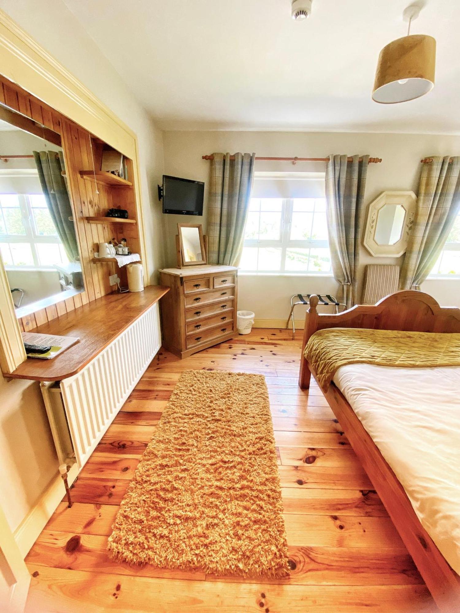 Dulrush Lodge Guest House, Restaurant And Self-Catering Белийк Екстериор снимка
